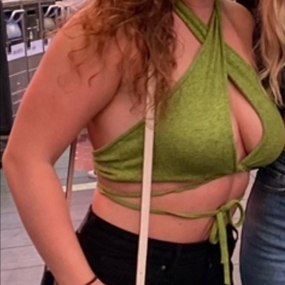 Criss cross halter neck cutout top - Picture 2 of 2